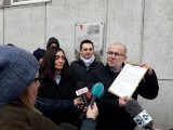Sprzeciw wobec Europejskiej Karty Równości. Protestowali przed gdyńskim magistratem