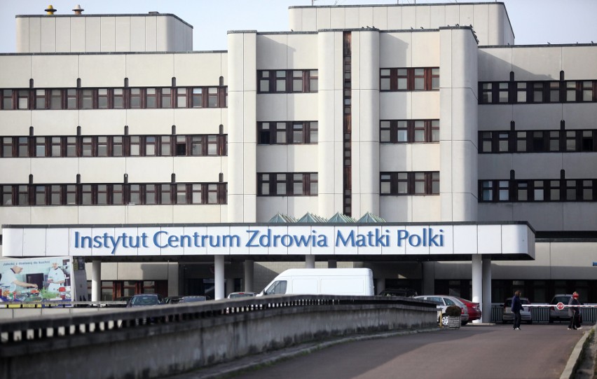 Dyrektor Centrum Zdrowia Matki Polki ściga lekarzy za "lewe" zwolnienia wystawiane lekarzom