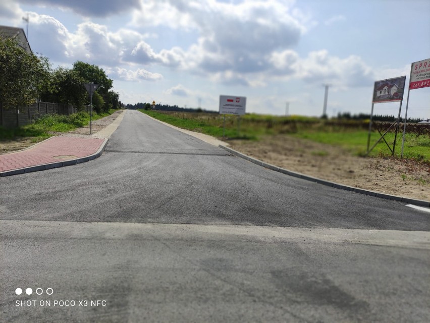 Wyremontowana droga w Modliszewicach już odebrana i gotowa do użytkowania