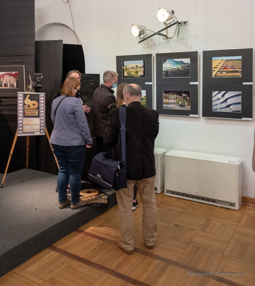 W Łaźni otwarto wystawę fotograficzną w ramach obchodów jubileuszu 60-lecia Radomskiego Towarzystwa Fotograficznego