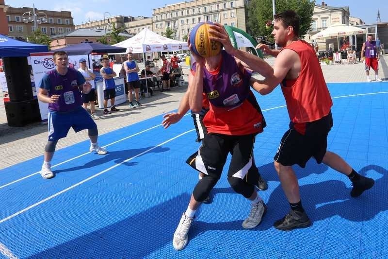 Częstochowa: Turniej streetball na Placu Biegańskiego [ZDJĘCIA]