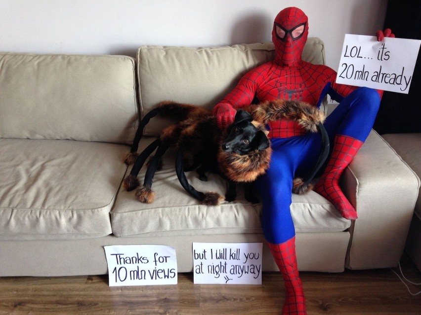 Mutant Giant Spider Dog i jego pan