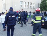 Ładunek wybuchowy w brzeskiej szkole. Na miejscu byli saperzy, straż pożarna i policja. Na szczęście to tylko ćwiczenia [ZDJĘCIA]