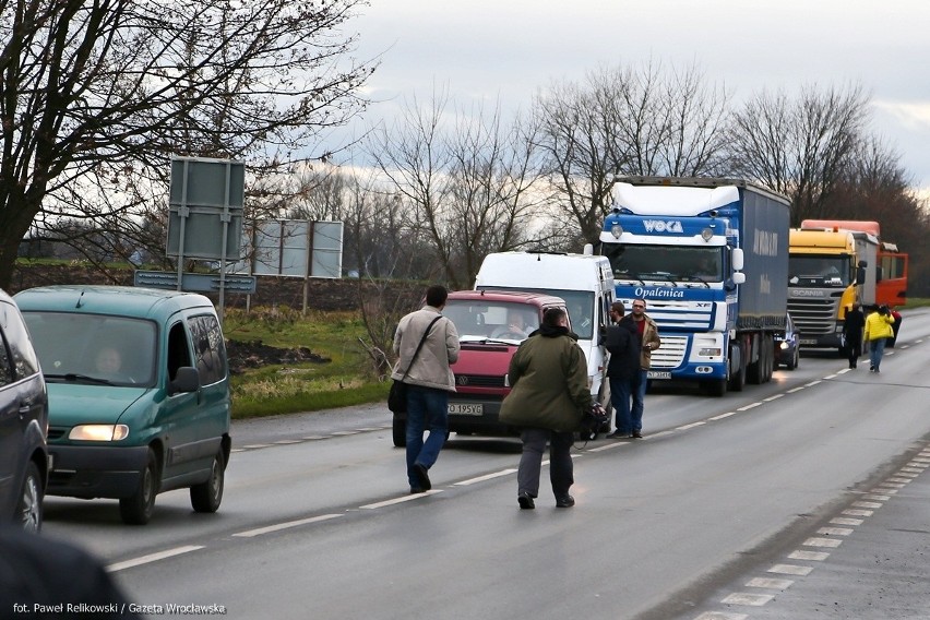 Wielka blokada drogi nr 8 na Dolnym Śląsku [FILM I ZDJĘCIA]