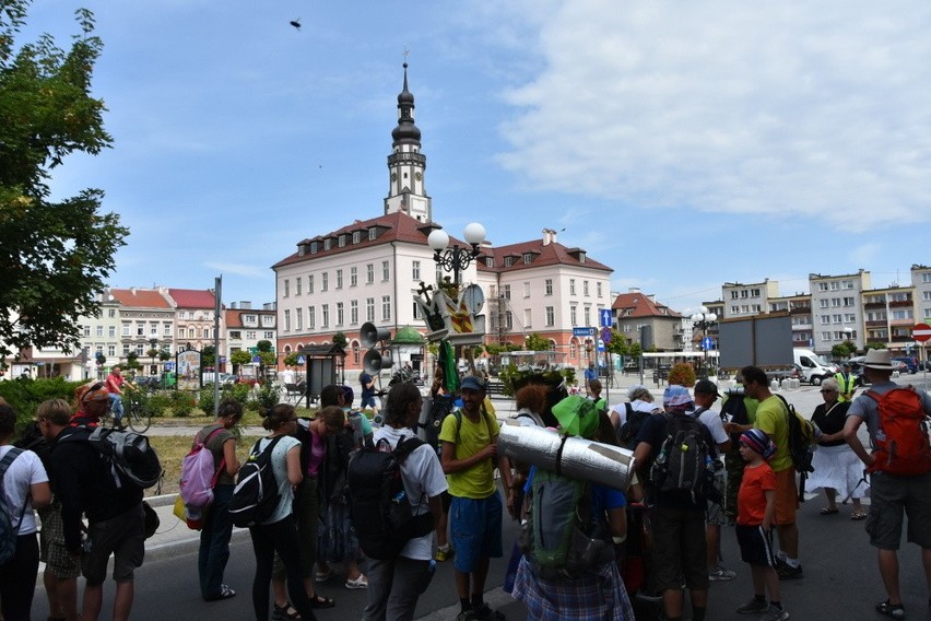 Aż 600 uczestników 16. świdnickiej pielgrzymki od kilku dni...