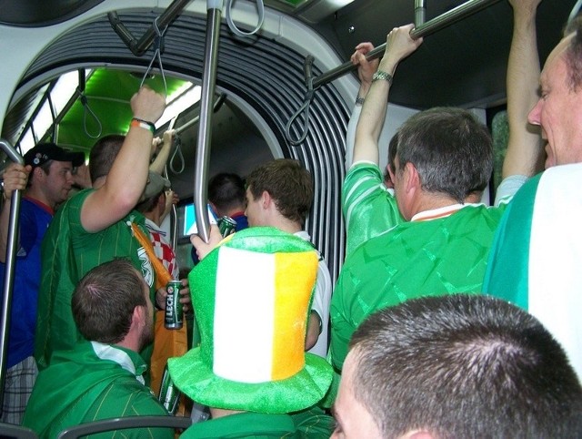 Demonstracja przeciwko Euro 2012 w Poznaniu na kilka godzin przed meczem Irlandia - Chorwacja