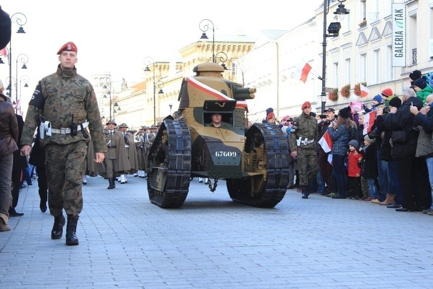 Czołg Renault FT-17 na Krakowskim Przedmieściu w swojej...