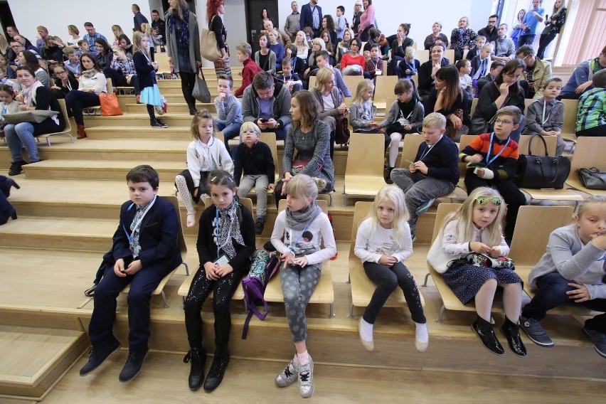 130 dzieciaków otrzymało indeksy Dziecięcego Uniwersytetu w Kielcach