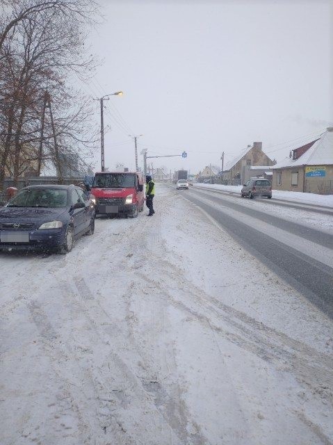 Kontrole ciężarówek, autokarów i busów na drogach pow....