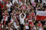 MŚ siatkarek: Polska - Serbia ZDJĘCIA KIBICÓW, WYNIK Fani w Arenie Gliwice gorąco wsparli Biało-Czerwone w meczu o półfinał mundialu