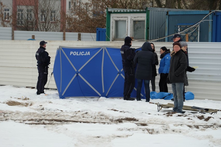 Ciało przy ul. Jurowieckiej w Białymstoku. Zwłoki leżały...