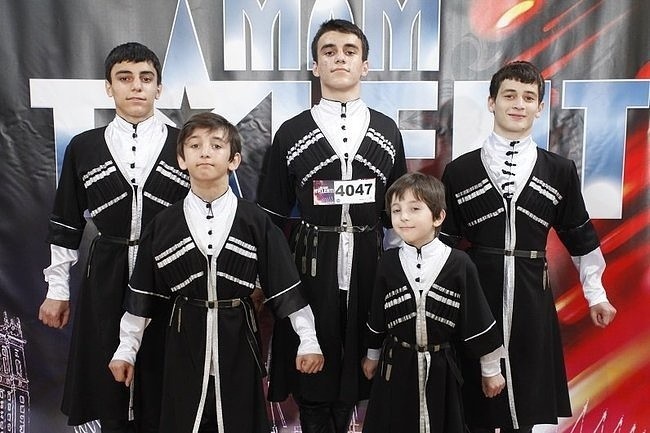 Lowzar to czeczeński chłopięcy zespół taneczny.  (fot....