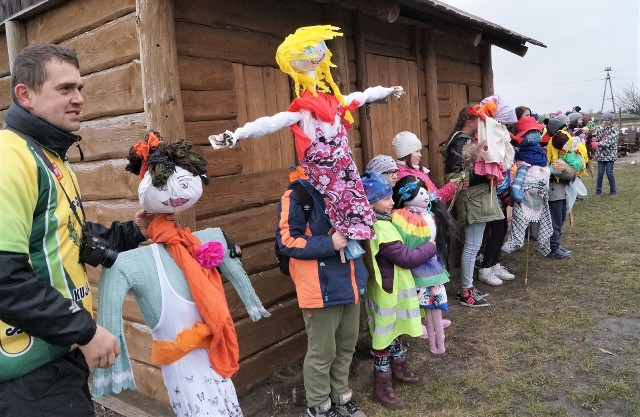 Od lat Oddział PTTK w Inowrocławiu organizował duże rajdy piesze i rowerowe na powitanie wiosny. Uczestniczyły w nich grupy turystów z Inowrocławia, Kruszwicy i spoza Powiatu Inowrocławskiego. Z powodu koronawirusa nie odbyła się taka impreza w 2020 roku. Tegoroczna raczej też nie dojdzie do skutku. Powód ten sam. Pandemia