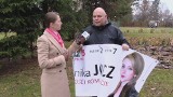 W schronisku ocieplają psie budy plakatami wyborczymi [WIDEO]