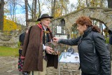 Wszystkich Świętych w Zakopanem. Kwestują na rzecz ratowania zabytkowych nagrobków