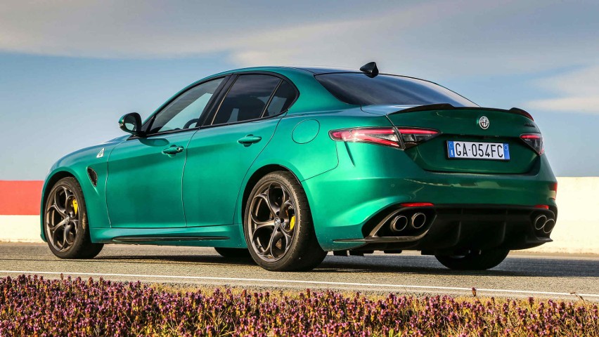 Alfa Romeo Giulia Quadrifoglio...