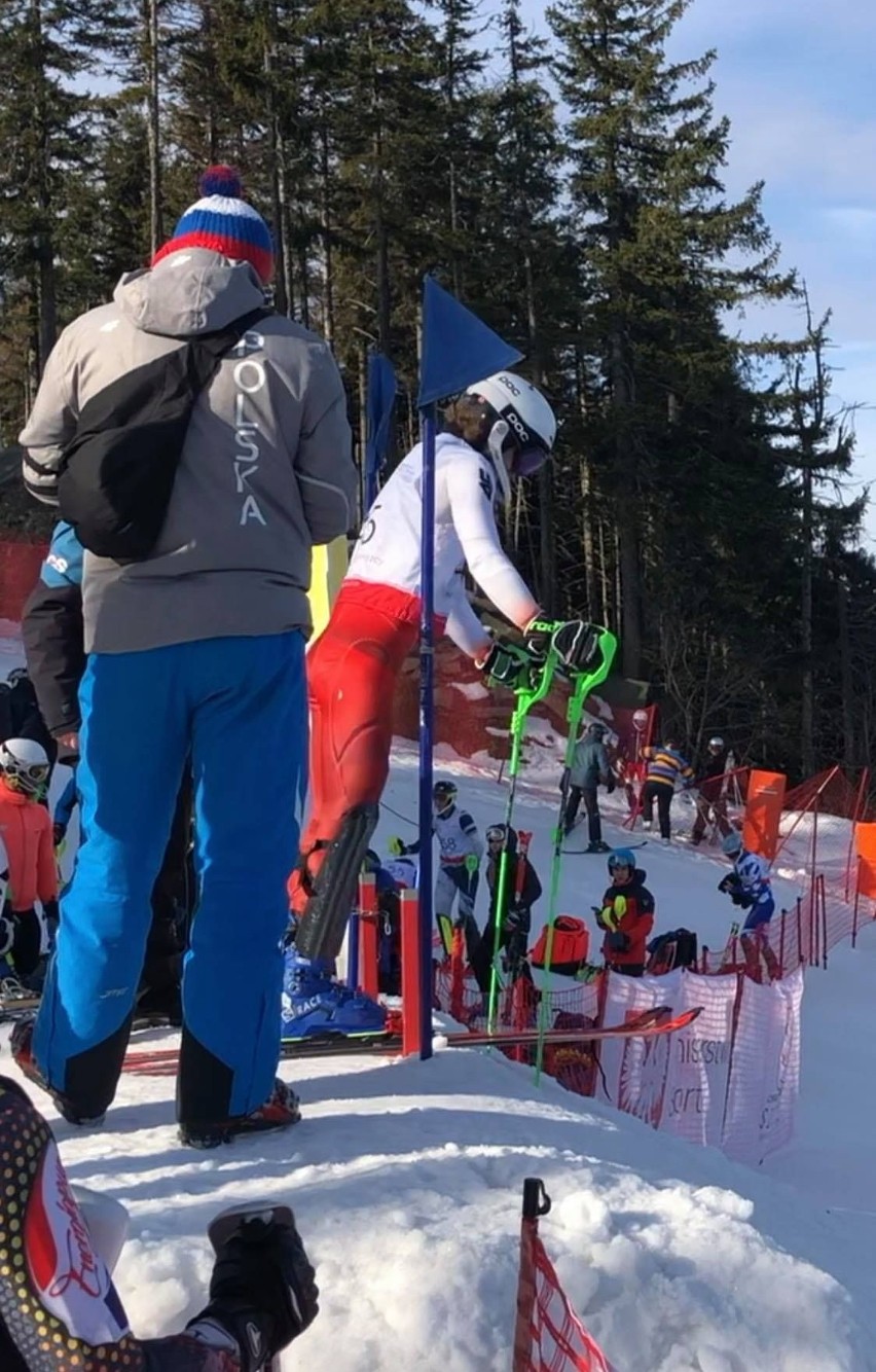 Bartosz Szkoła z Kielc zdobył drugi złoty medal mistrzostw Polski juniorów. Był najlepszy w slalomie równoległym [ZDJĘCIA]