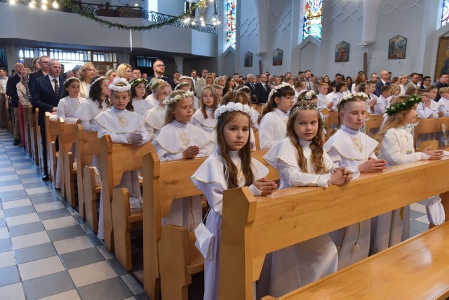 Maj to tradycyjnie miesiąc komunijny. Do Pierwszej Komunii Świętej przystąpiły dziś (8.05) dzieci w parafii Niepokalanego Poczęcia w Toruniu.