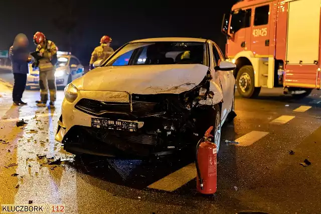 Zderzenie kii i volkswagena na obwodnicy Kluczborka.