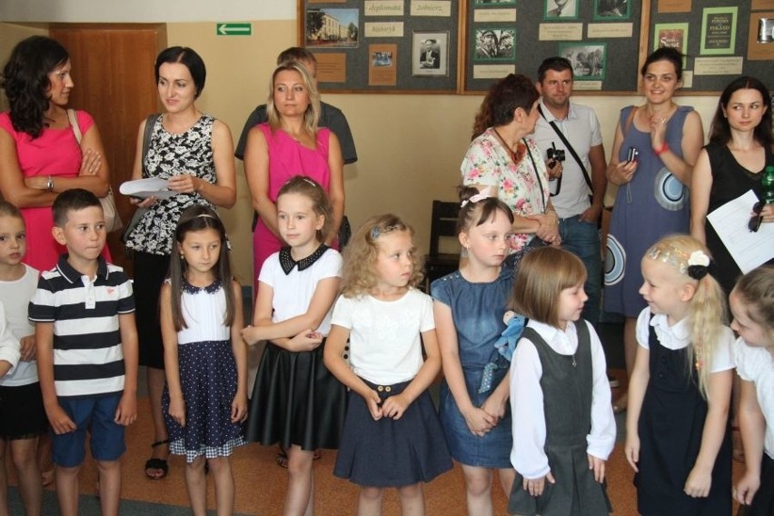 Kieleckie pięcioraczki poszły do szkoły