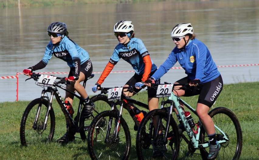 Rowerowy wyścig w Grudziądzu. Uczestnicy Północnej Ligi MTB pojechali po bezdrożach w okolicach Wisły i Cytadeli  [zdjęcia, wyniki]