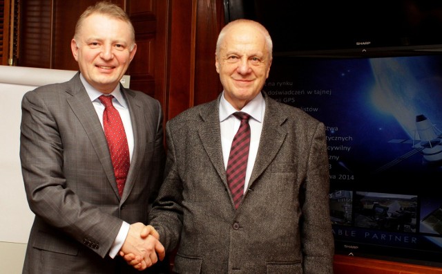 Hertz Systems zaprezentował swoje rozwiązania przewodniczącemu Komisji Obrony NarodowejZygmunt Rafał Trzaskowski i Stefan Niesiołowski.