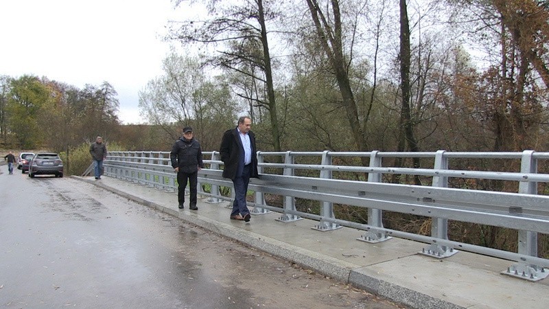 Remonty dróg i mostów w powiecie opatowskim