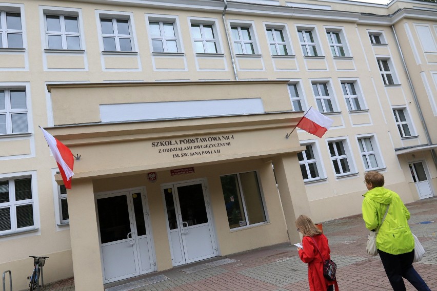 Szkoła Podstawowa nr 4 przy ul. Żwirki i Wigury