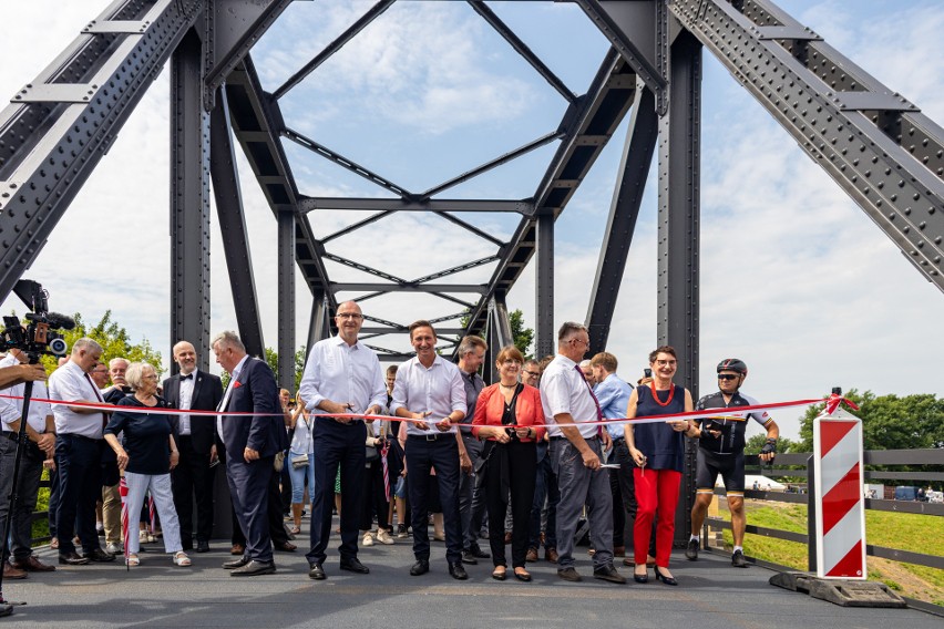 Otwarcie niemieckiej strony mostu Siekierki – Neurüdnitz