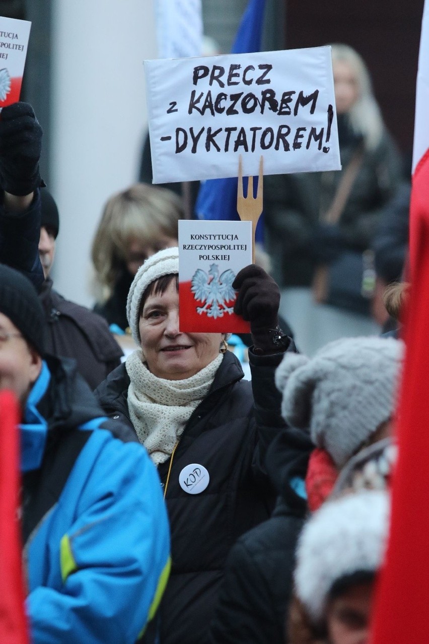 Protest w Kielcach przeciwko rządowi: -  To już przechodzi wszelkie granice