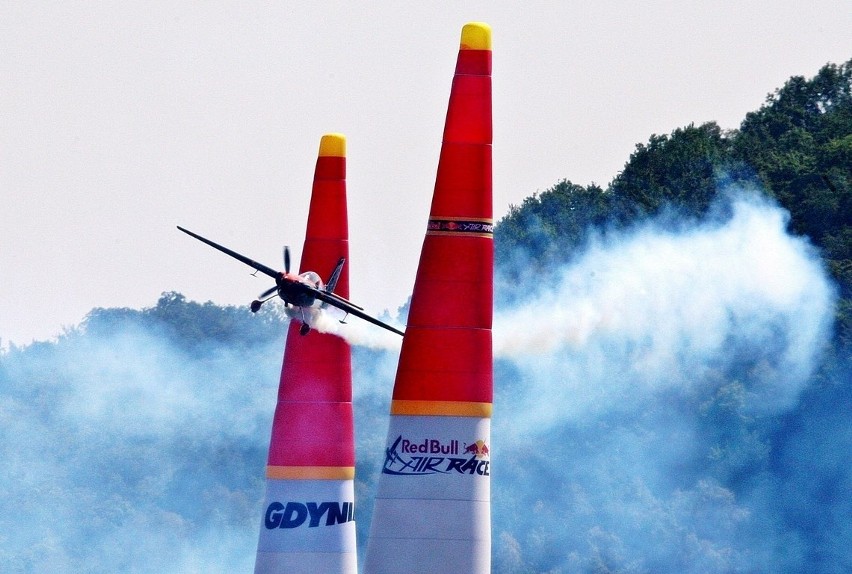Red Bull Air Race 2014. Uczestnicy samolotowych mistrzostw świata trenują [ZDJĘCIA]