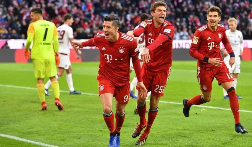 Na zdjęciu: drużyna Bayernu Monachium, na czele Robert...