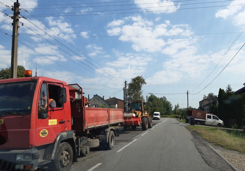 Rozpoczął się remont ulicy Hrubieszowskiej w Sławkowie...