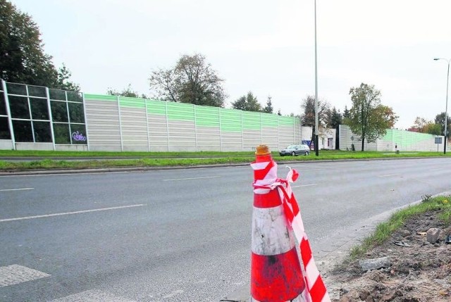 Sprawca wypadku na al. Włókniarzy po zderzeniu uciekał ulicami Teofilowa