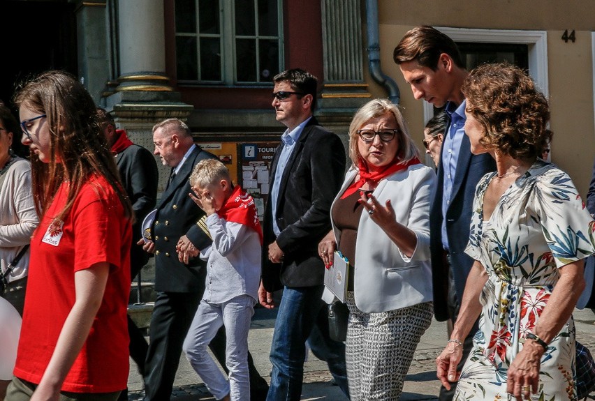 Z okazji Dnia Dziecka wypłynęli w rejs im. Macieja Płażyńskiego [wideo, zdjęcia]