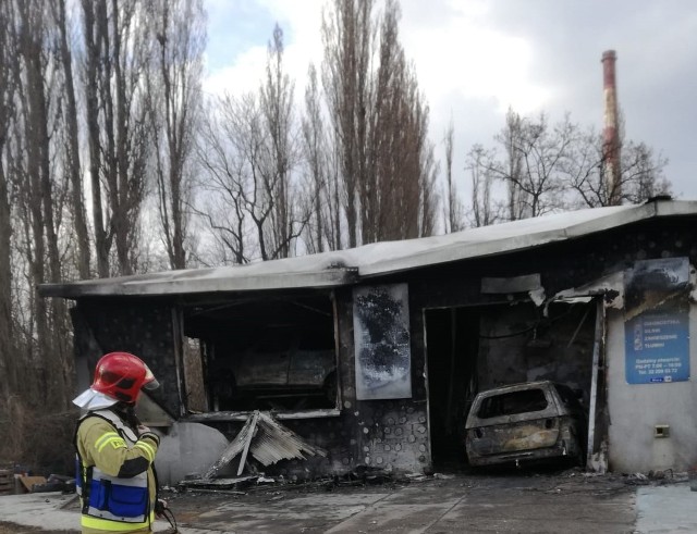 Przez pożar warsztatu rodzina z Sosnowca straciła źródło utrzymaniaZobacz kolejne zdjęcia. Przesuwaj zdjęcia w prawo - naciśnij strzałkę lub przycisk NASTĘPNE