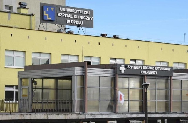 Uniwersytecki Szpital Kliniczny w Opolu walczy z koronawirusem.