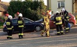 Wypadek w Jawiszowicach (gmina Brzeszcze). Zderzyły się dwa samochody osobowe. Dwie osoby zostały poszkodowane. Zdjęcia
