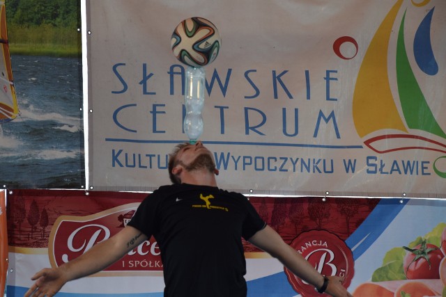 Adrian Duszak freestyle football trenuje od ośmiu lat. W niedzielę wystąpił w Sławie