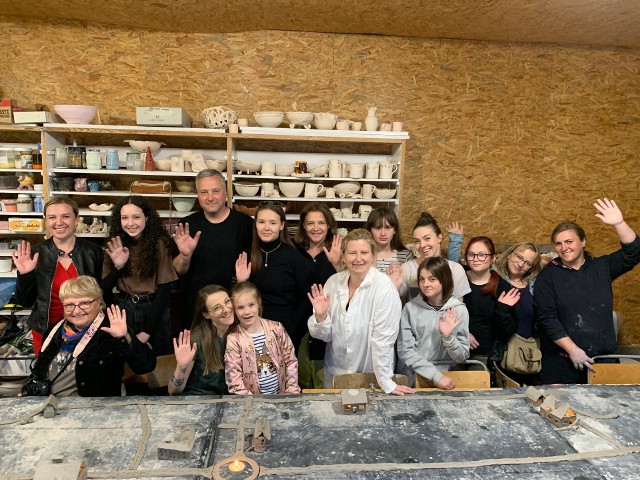 W gospodarstwie Ignacówka odbyły się warsztaty gliniarskie, połączone z dyskusją o potrzebach kulturalnych Suchedniowa.