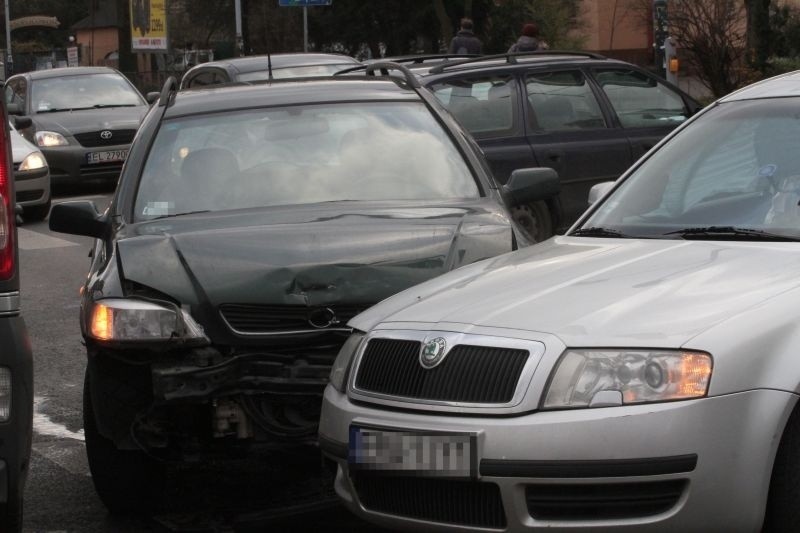 Wypadek na Sienkiewicza. Zablokowane skrzyżowanie [zdjęcia]