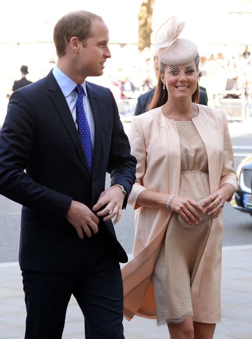 Księżna Kate i książę William z pierworodnym księciem...