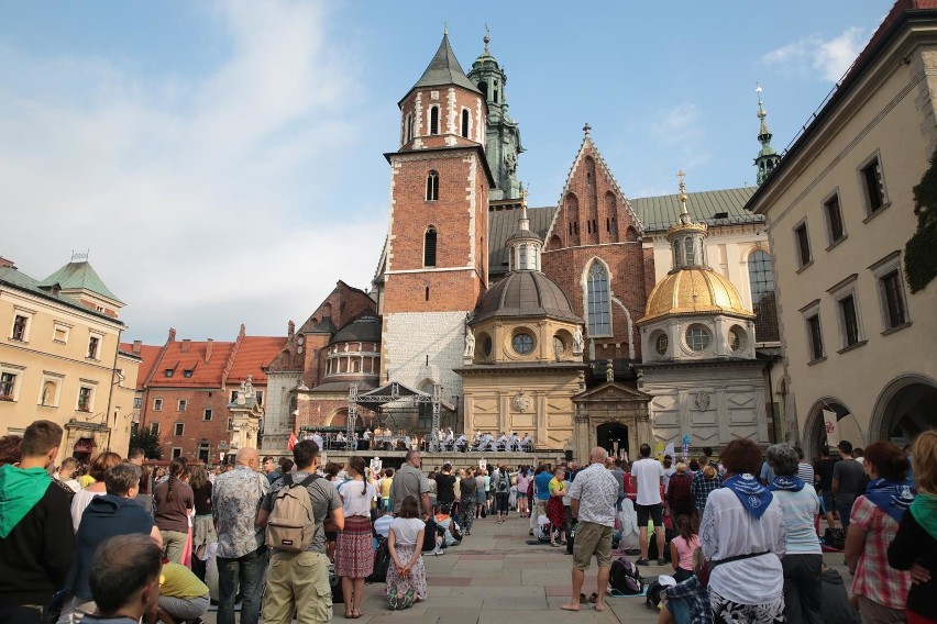 XXXVIII Piesza Pielgrzymka Krakowska wyruszyła z Wawelu na...