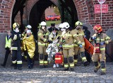 Malbork. Ćwiczenia straży pożarnej w zamku. Pożar, ewakuacja i poszkodowani w obiekcie klasy światowej 