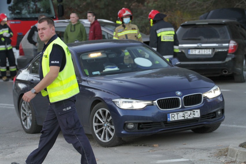 Wypadek w Tarnobrzegu. Zderzyły się dwa samochody [ZDJĘCIA] 