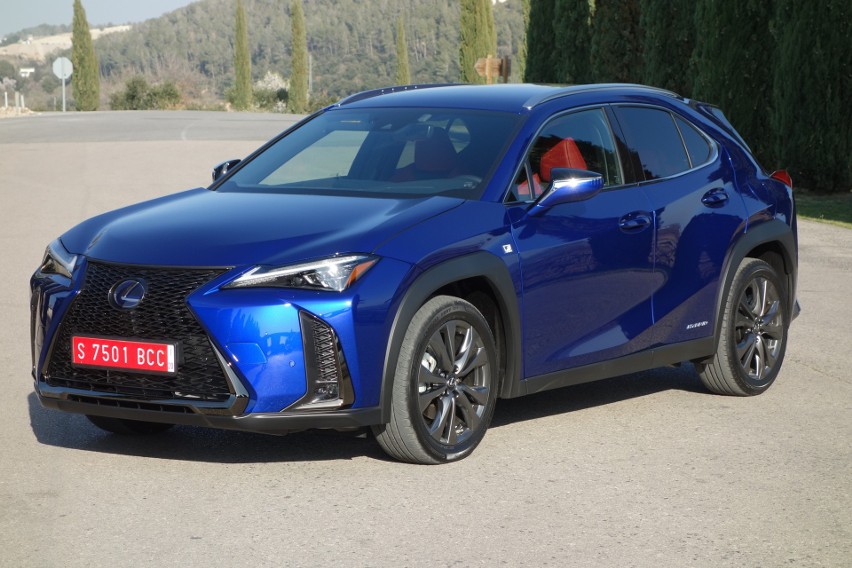 Lexus UX...