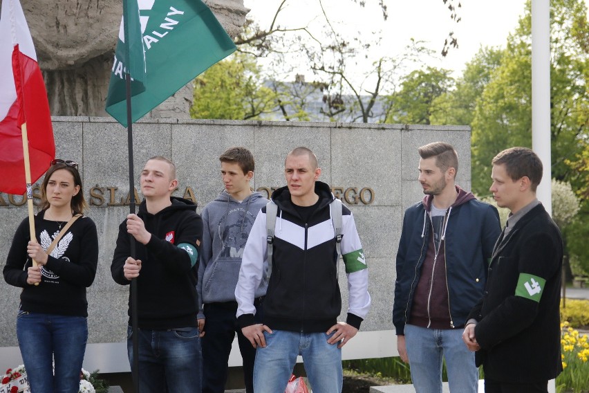Antyunijna manifestacja na placu Wolności w Opolu