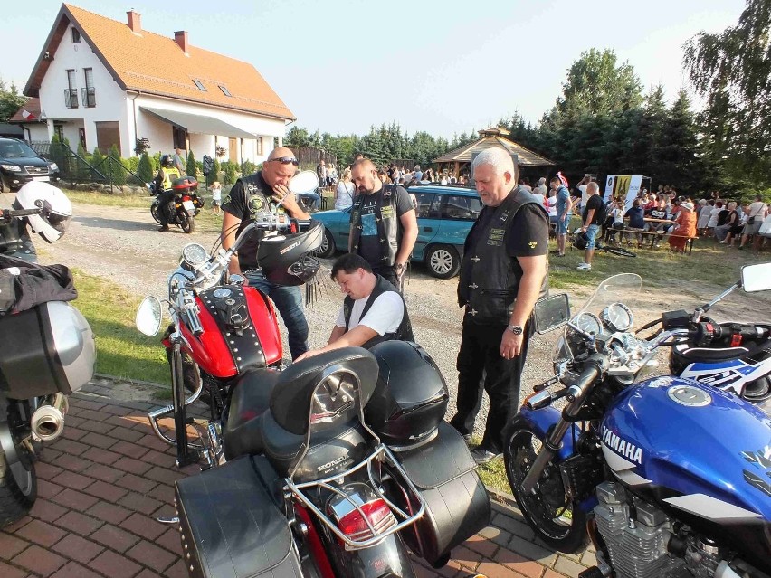 Piknik parafialny z motocyklami w Starachowicach (ZDJĘCIA)