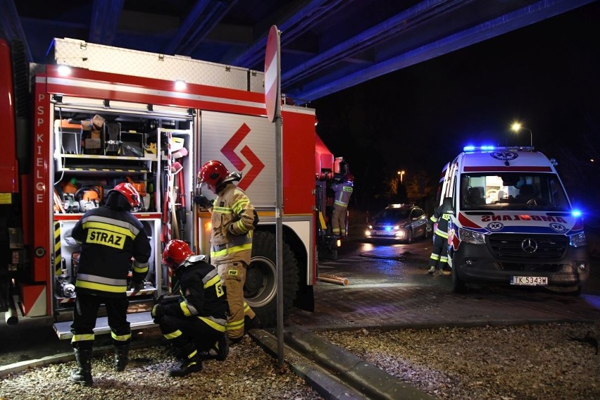 Dramatyczny wypadek w Kielcach. Audi wbiło się w dom! (WIDEO, ZDJĘCIA)