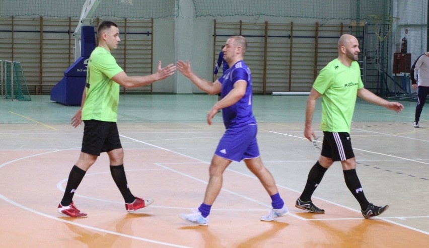 Gwiazdy - Dziekanowski, Golański, Boguski grali w piłkarskich trójkach w Kielcach. Zwyciężył Elmar Jędrzejów   